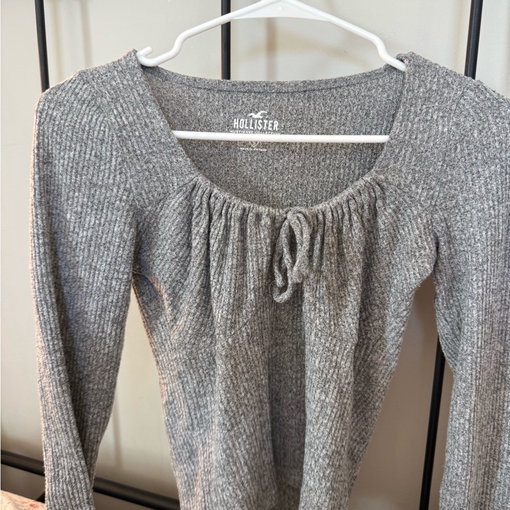 Hollister Heather Gray Knit Sweater